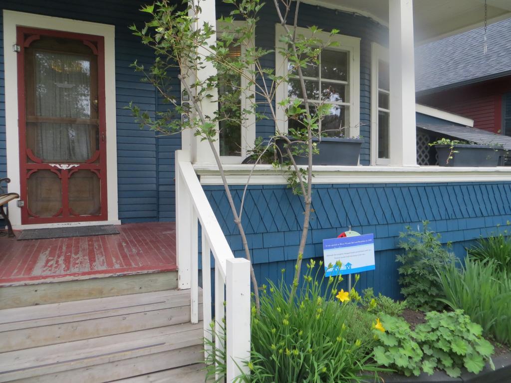 River Lee Executive Bed And Breakfast YYC Eksteriør billede