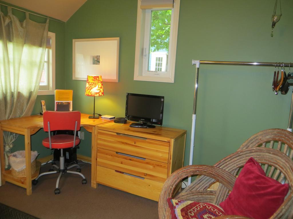 River Lee Executive Bed And Breakfast YYC Værelse billede