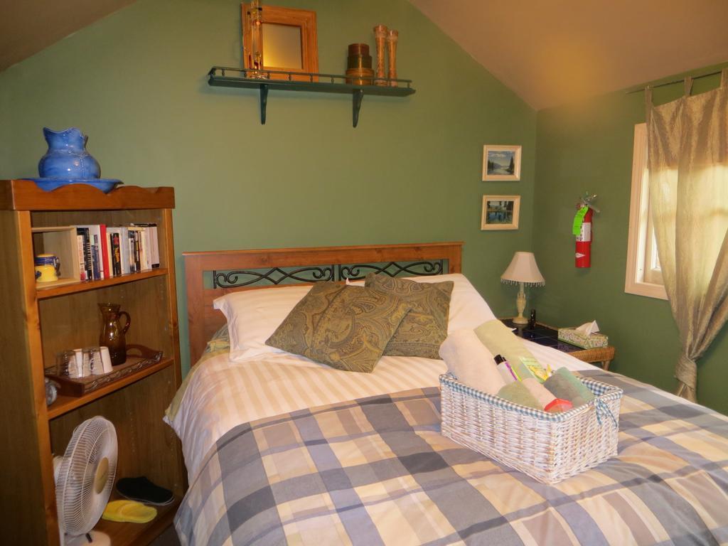 River Lee Executive Bed And Breakfast YYC Værelse billede