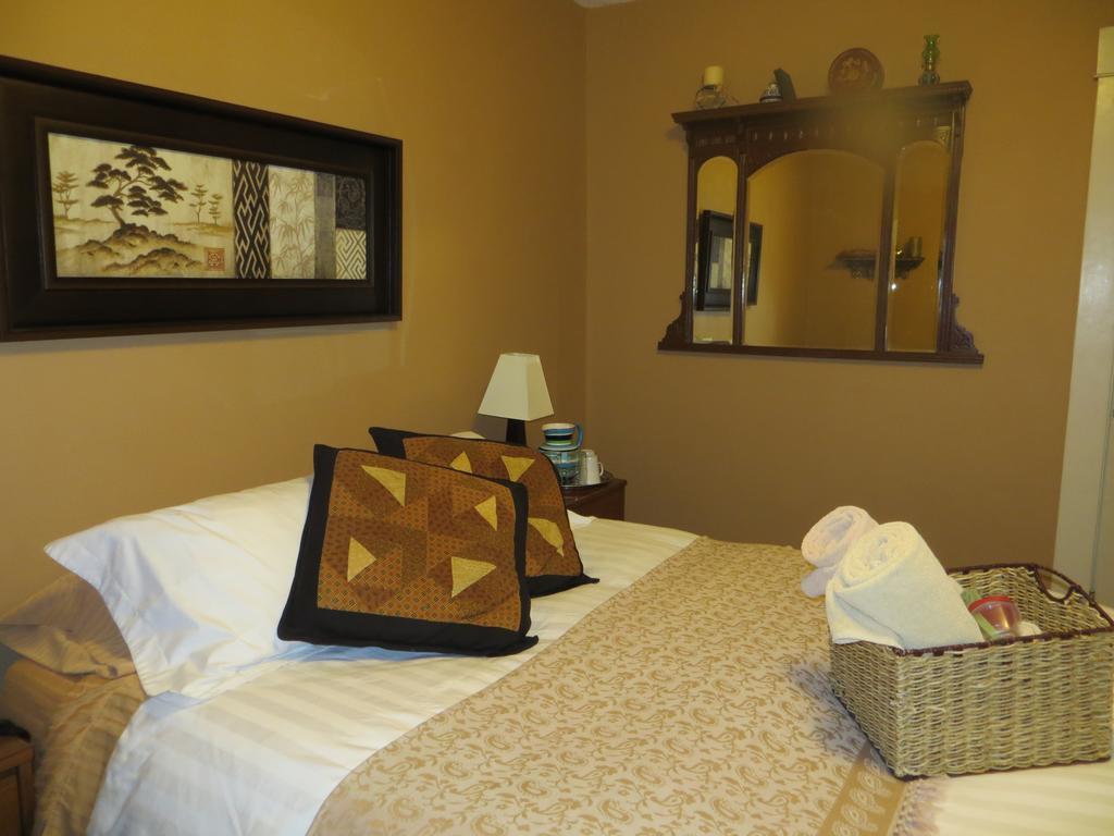 River Lee Executive Bed And Breakfast YYC Værelse billede