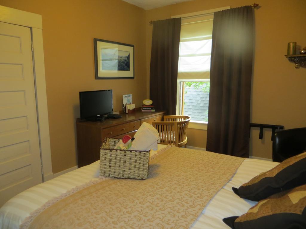 River Lee Executive Bed And Breakfast YYC Værelse billede