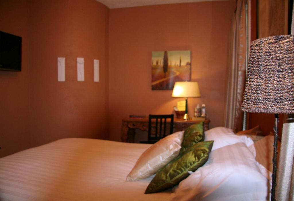 River Lee Executive Bed And Breakfast YYC Værelse billede