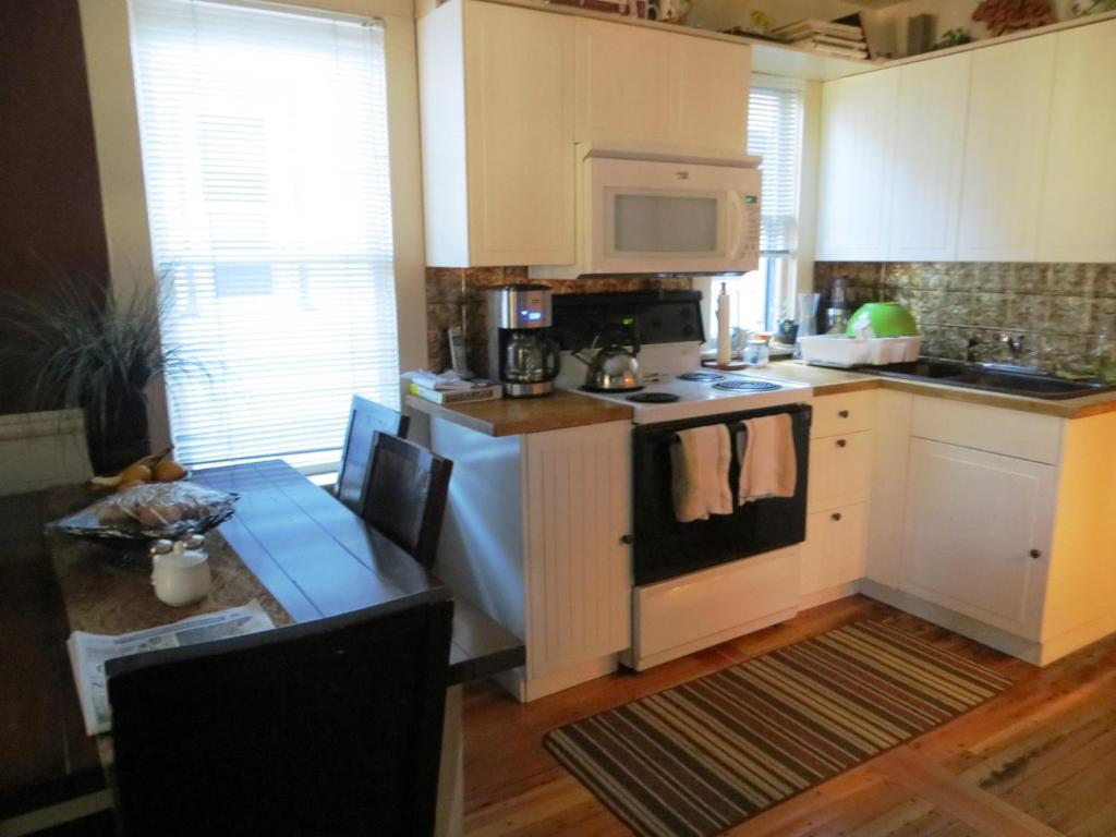 River Lee Executive Bed And Breakfast YYC Eksteriør billede