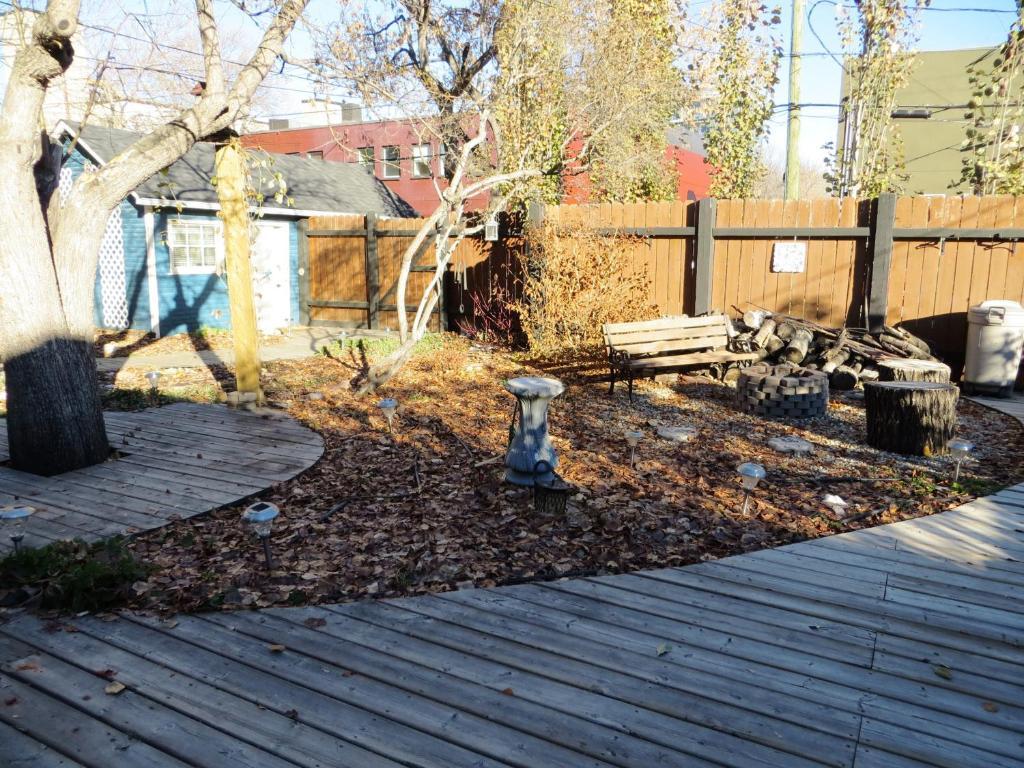 River Lee Executive Bed And Breakfast YYC Eksteriør billede